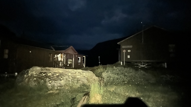 The spooky Viterskalsstugan in the darkest hours of the night.