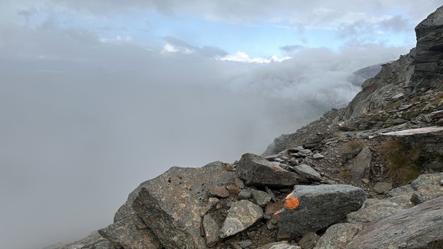 Above the clouds approaching Norra Sytertoppen.