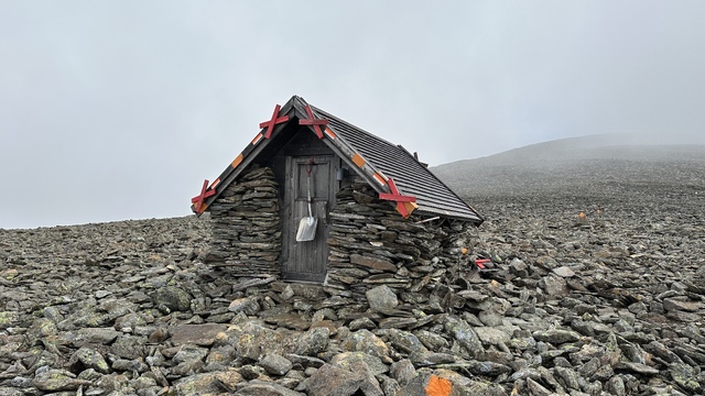 The emergency shelter near the top. Some people sleep here for fun.
