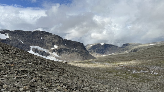 The downhill path north was more beautiful than anything I'd seen that day.